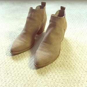 Dolce Vita Sonya Perforated Bootie